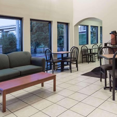 Days Inn South Austin Dış mekan fotoğraf